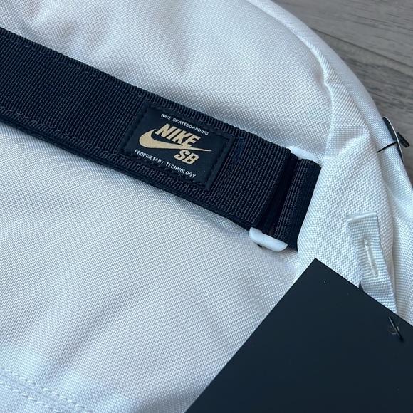 Nike SB Courthouse 24L BA5305-121 - NEW - Picture 2 of 11